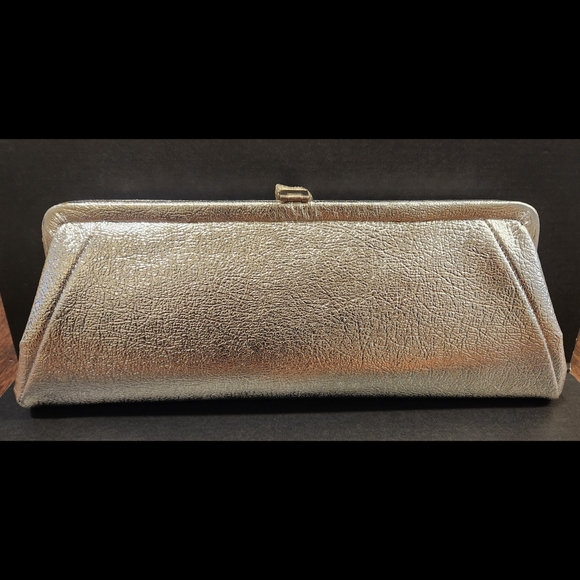 Gorgeous VTG Silver Clutch - Picture 5 of 16